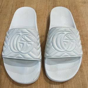 Gucci slides white w dust bags and box size 39 US 9